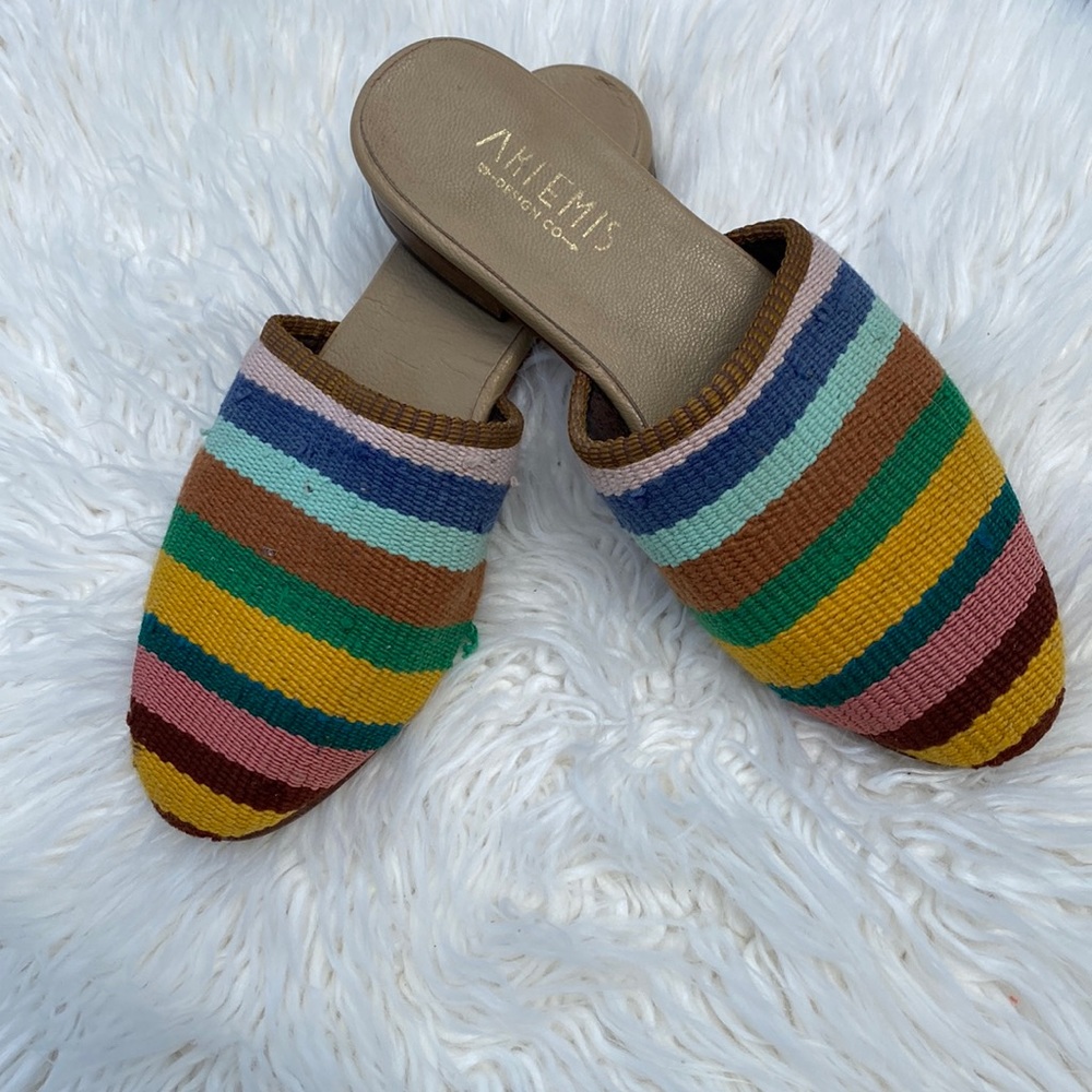 Artemis Design Kilm Shoes